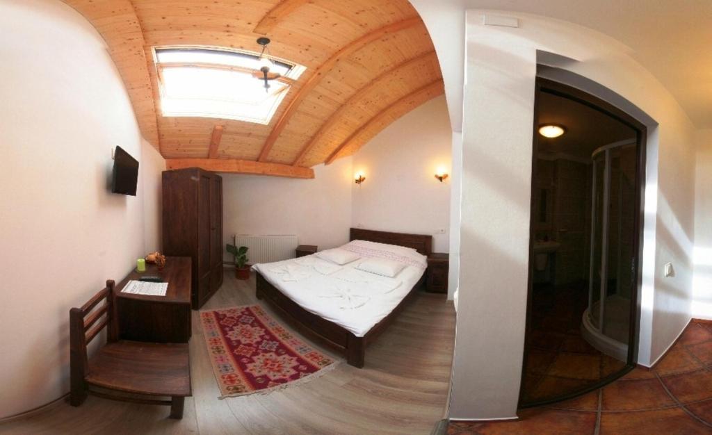 Hotel Casa Cartianu Târgu Jiu Habitación foto