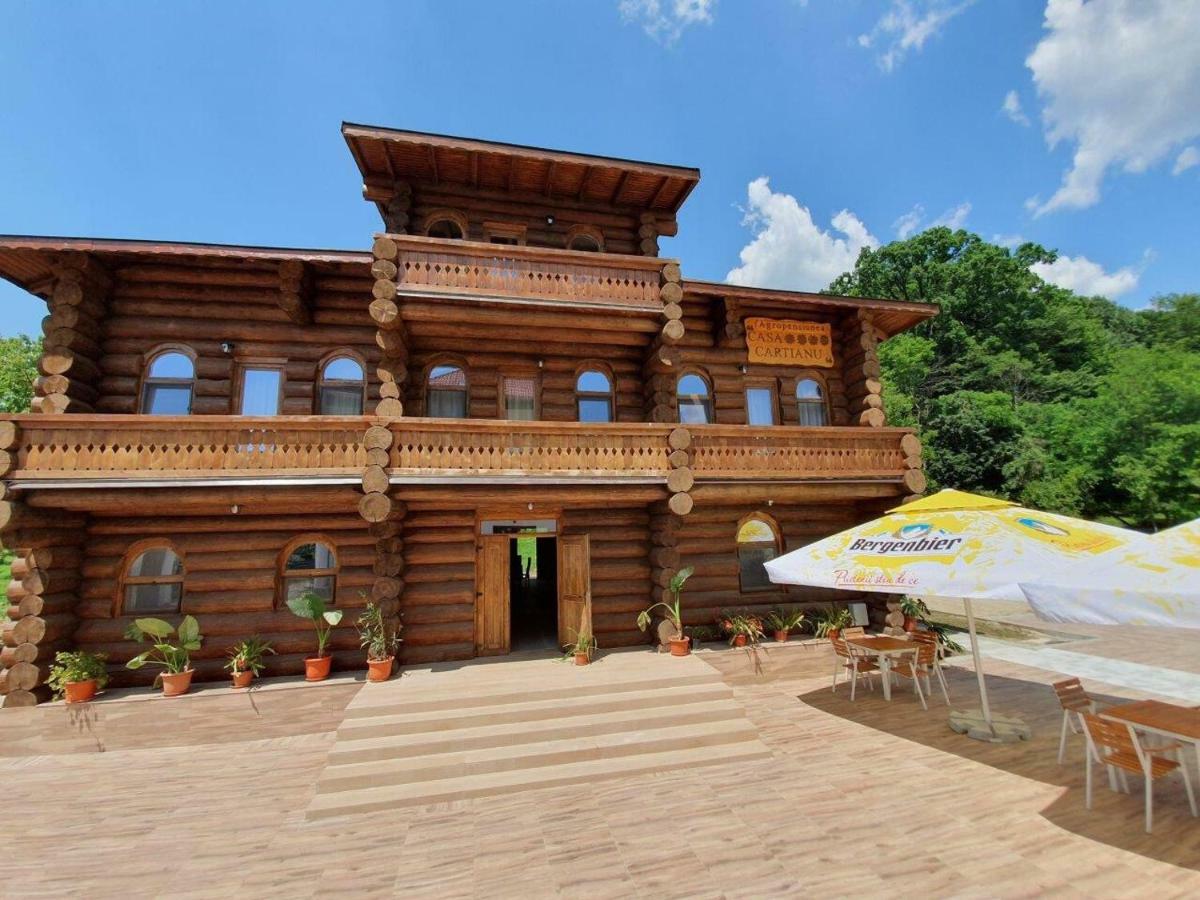 Hotel Casa Cartianu Târgu Jiu Exterior foto